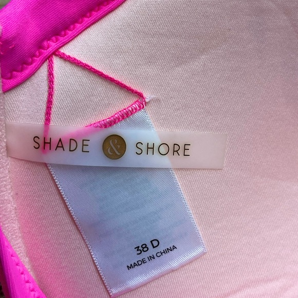 Hot pink bikini - Picture 3 of 5